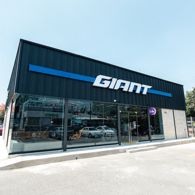 Tienda Giant (Zona Real)